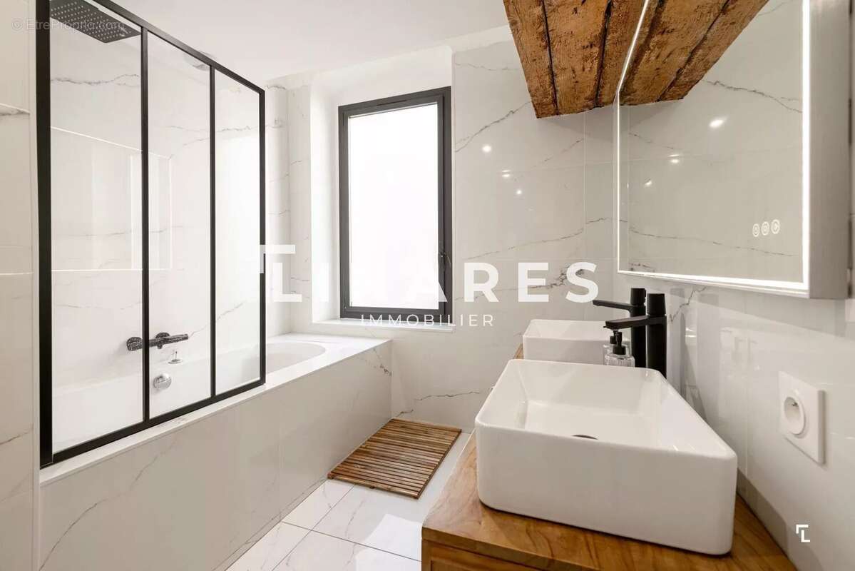 Appartement à MARSEILLE-1E