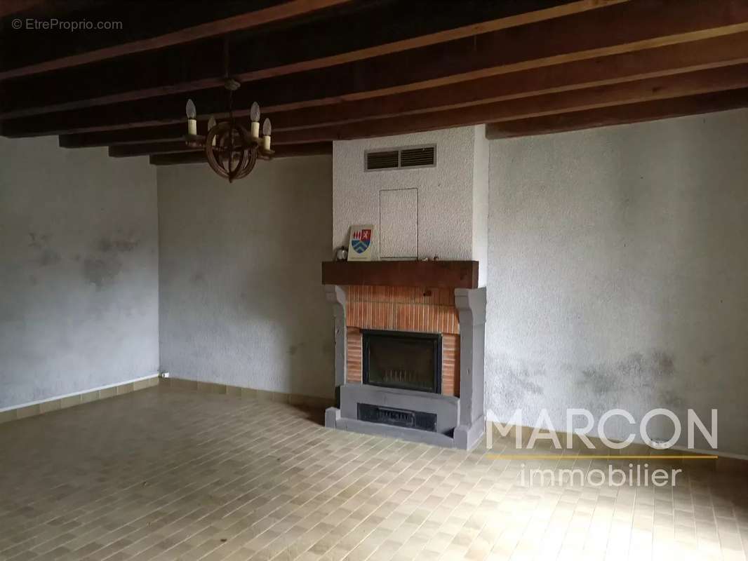 Maison à SAINT-MERD-LA-BREUILLE