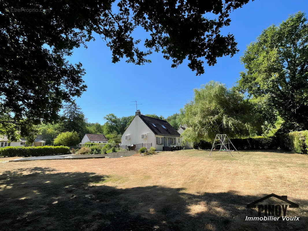 EXCLUSIVITÉ - Maison familiale 5 chambres - Sous-sol total - 1.860 m2 de jardin, commerces à pied à Voulx ! - photo 13