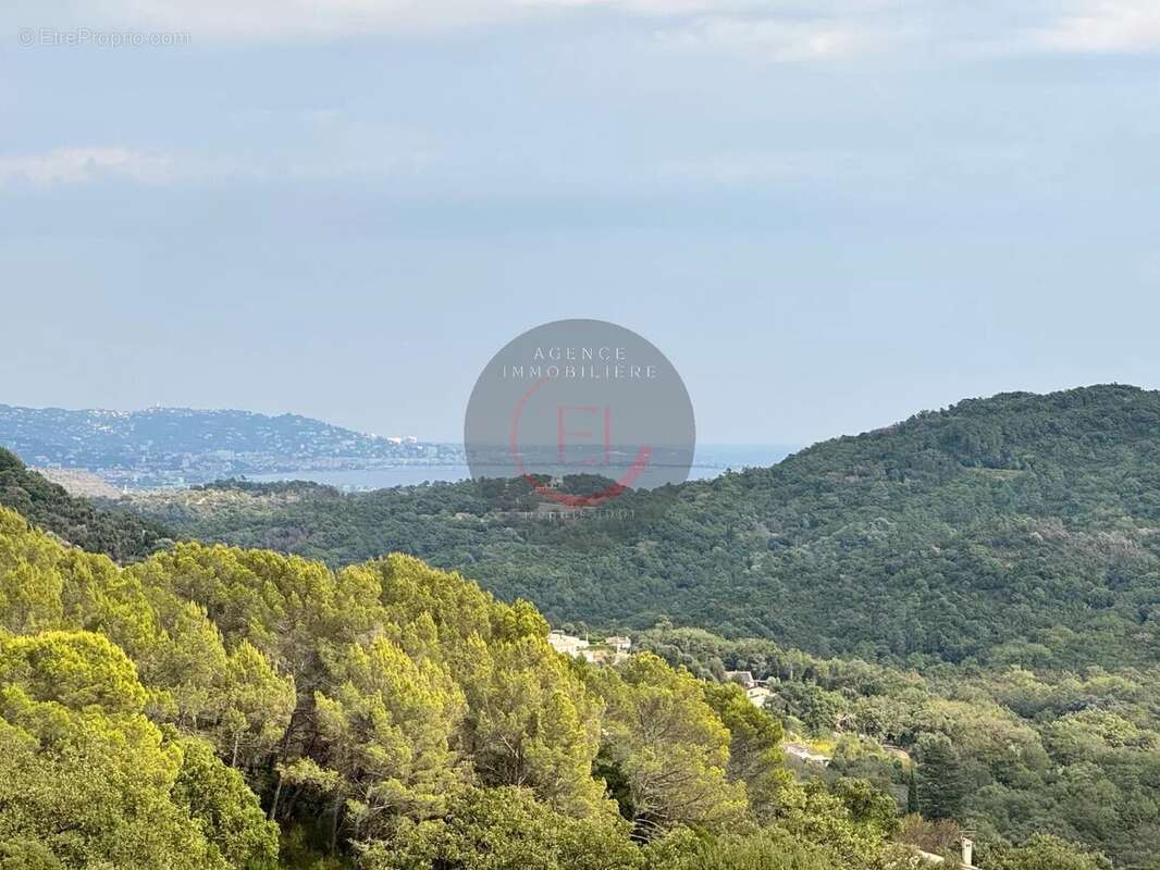 Maison à LES ADRETS-DE-L&#039;ESTEREL