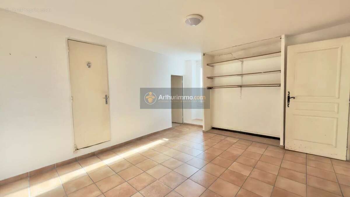 Appartement à PUGET-SUR-ARGENS