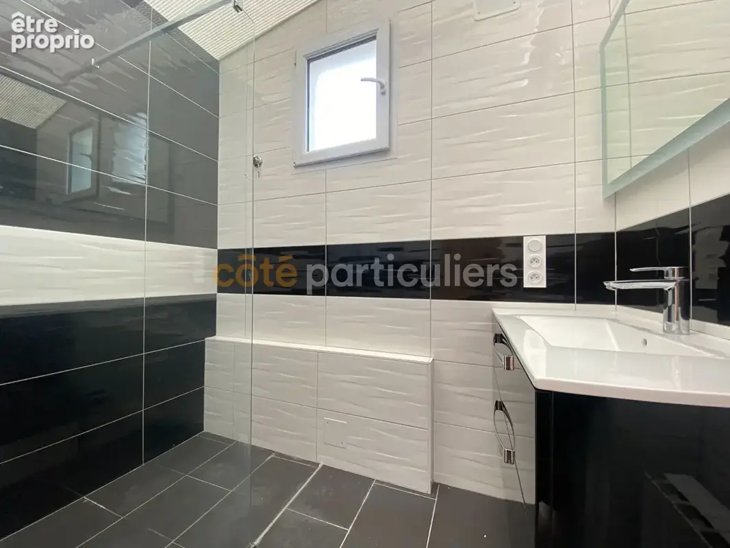 Maison familiale de 210 m² avec piscine à Saint-Michel-En-L'Herm - photo 15