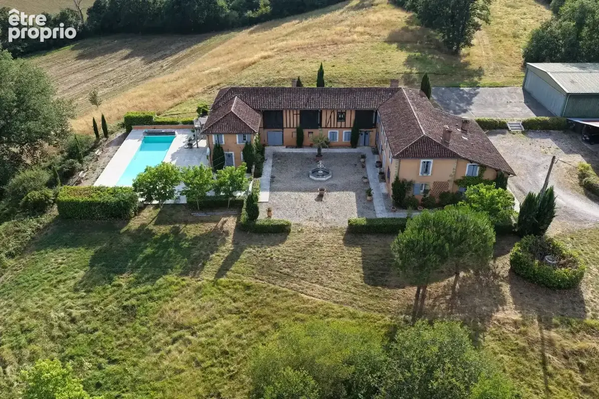 Maison 452 m² à Auch  - photo 2