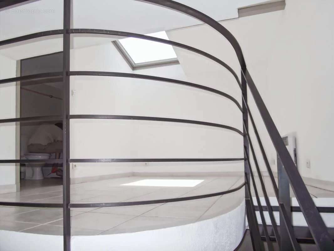 Appartement à VILLENEUVE-LES-AVIGNON
