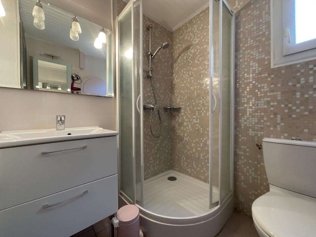 Maison à SAINT-MARTIN-LABOUVAL