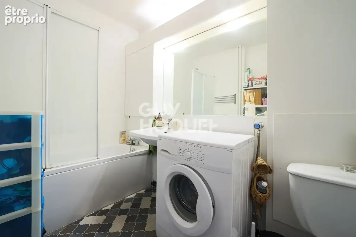 Guy Hoquet Oberkampf  Exclusivité : Studio - 32,08m2 - Quartier Gambetta - photo 6