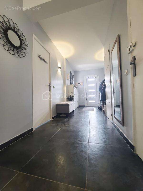 Maison à EVRY-GREGY-SUR-YERRE