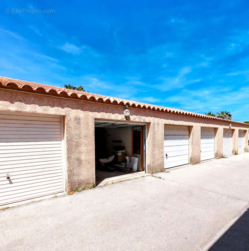 Parking à LEUCATE