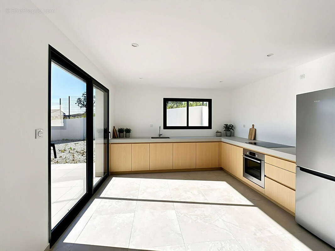 Maison à LA CALMETTE