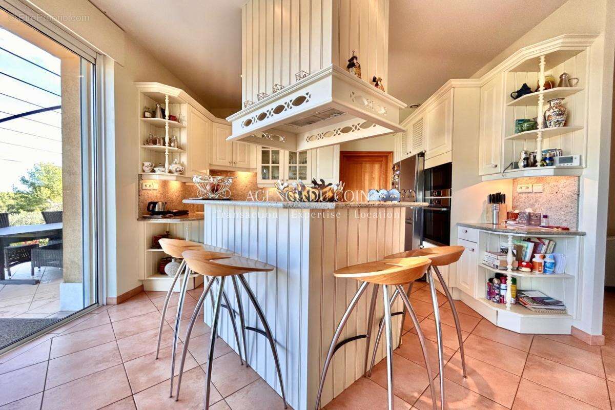 Propriété située à Draguignan, avec une architecture charman - photo 6