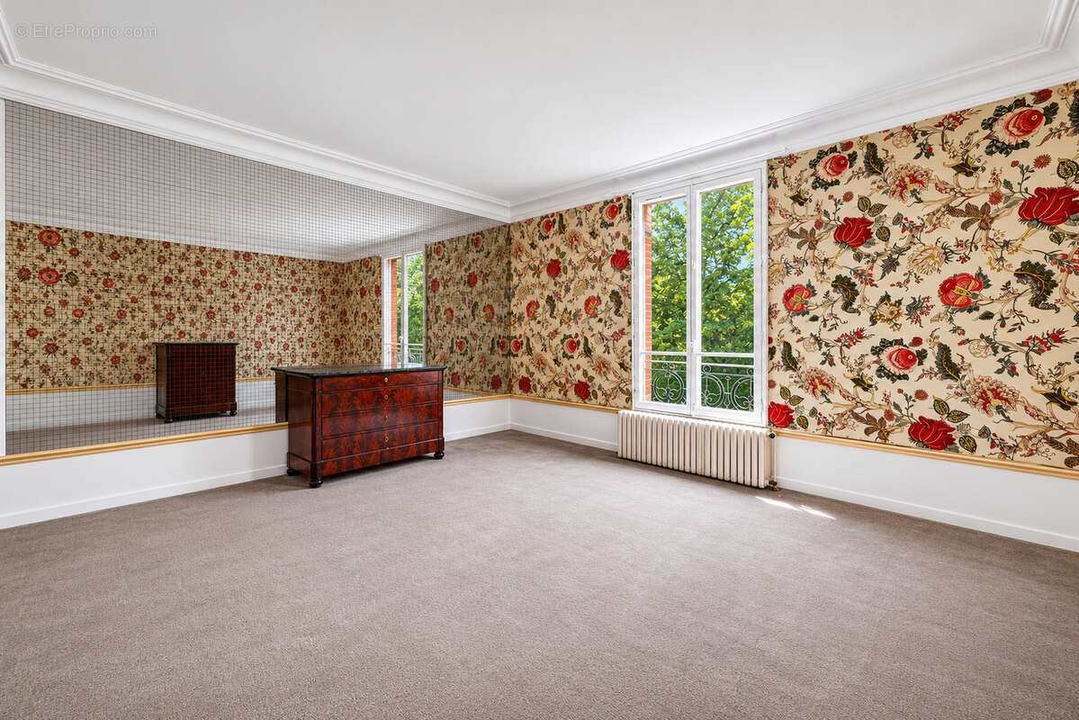 Maison à PARIS-14E