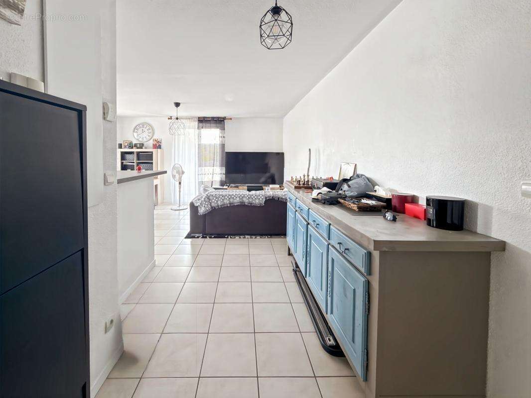 Castelginest – Agréable appartement 3 pièces avec terrasse et deux parkings - photo 2