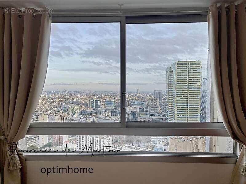 Appartement à COURBEVOIE