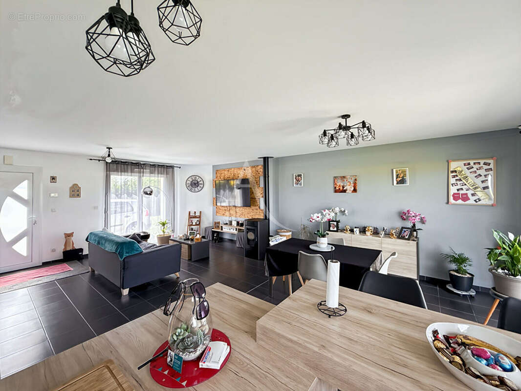 Maison à ETREPAGNY