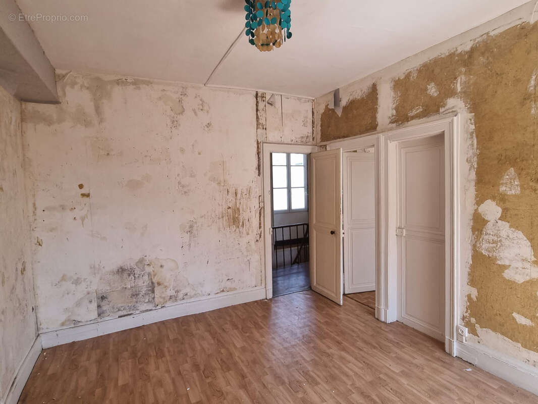 Appartement à NEUVY-SAINT-SEPULCHRE