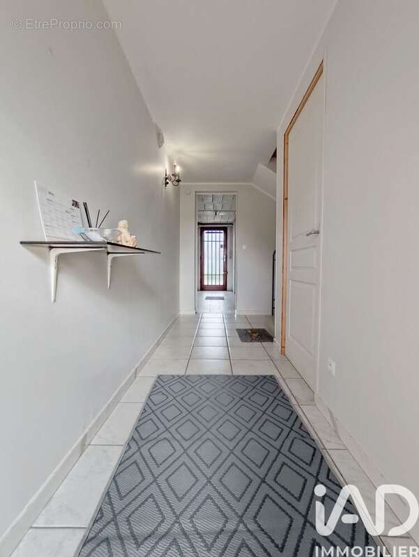 Photo 2 - Maison à LA CHAPELLE-SAINT-MESMIN