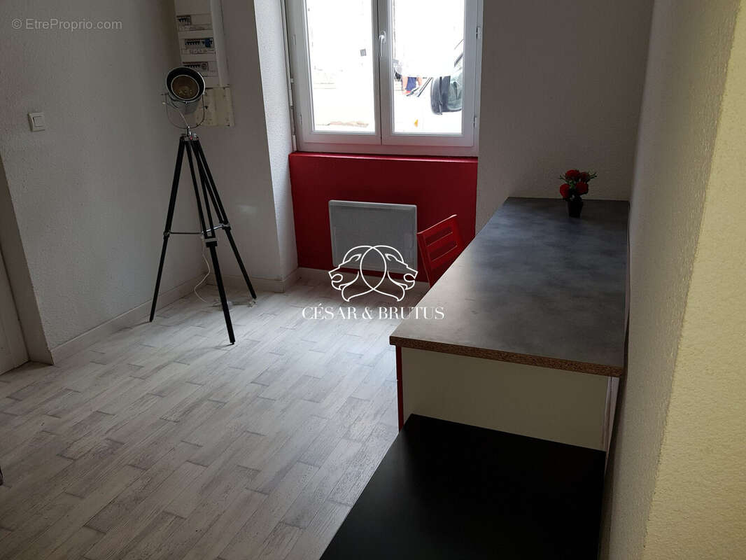 Appartement 555 m² à Saint-Etienne  - photo 4