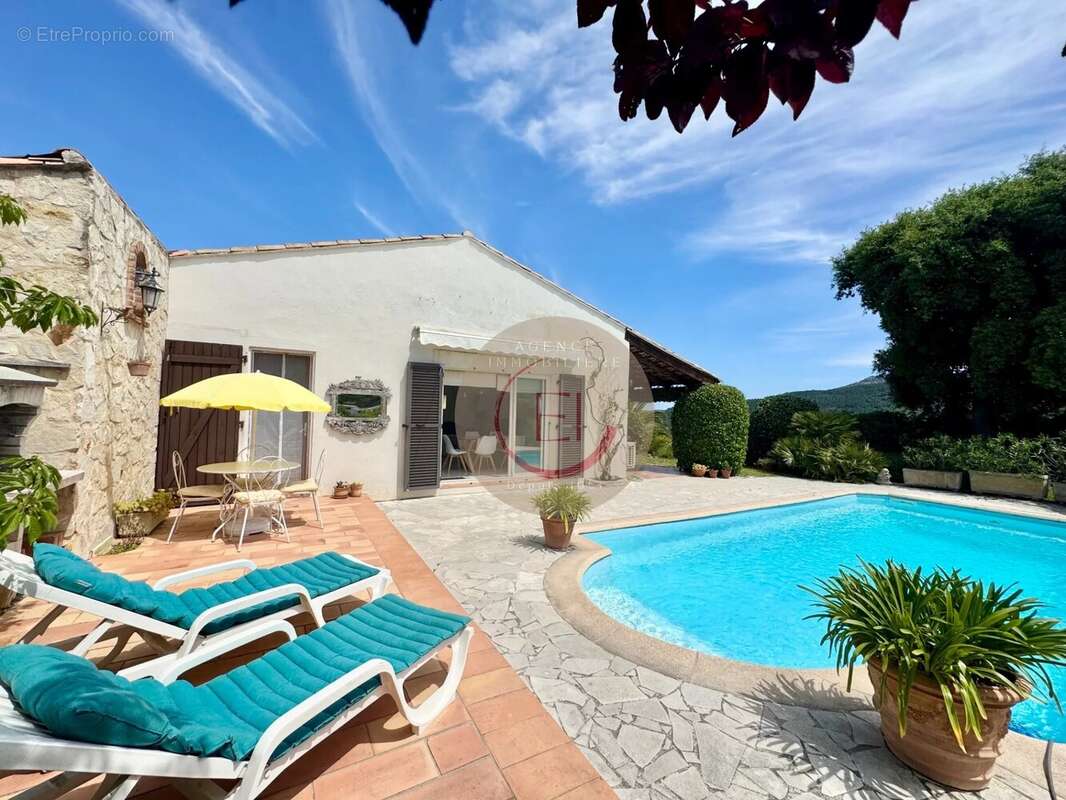 Maison à MANDELIEU-LA-NAPOULE