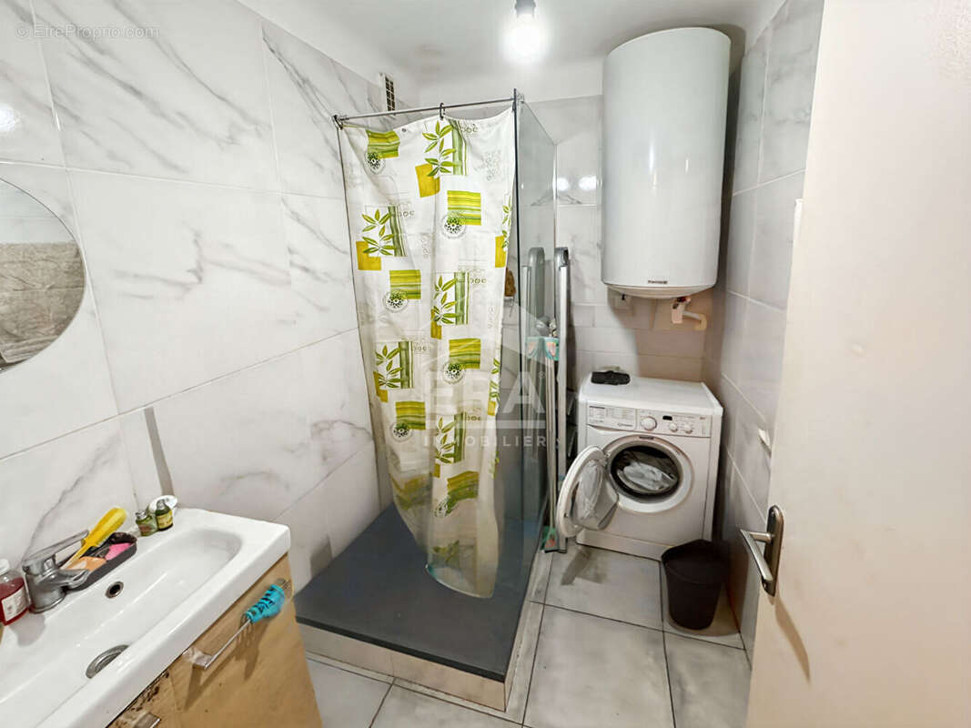 Appartement à MARSEILLE-3E