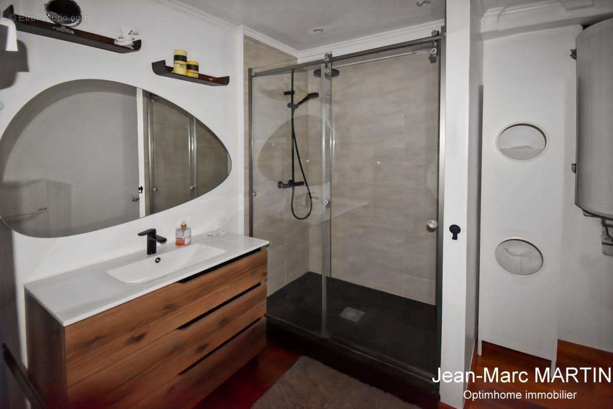 Villeneuve-d’Ascq – Appartement 107 m² avec rez-de-jardin privatif fermé et sécurisé – Résidence de standing – Chaîne des Lacs à - photo 11