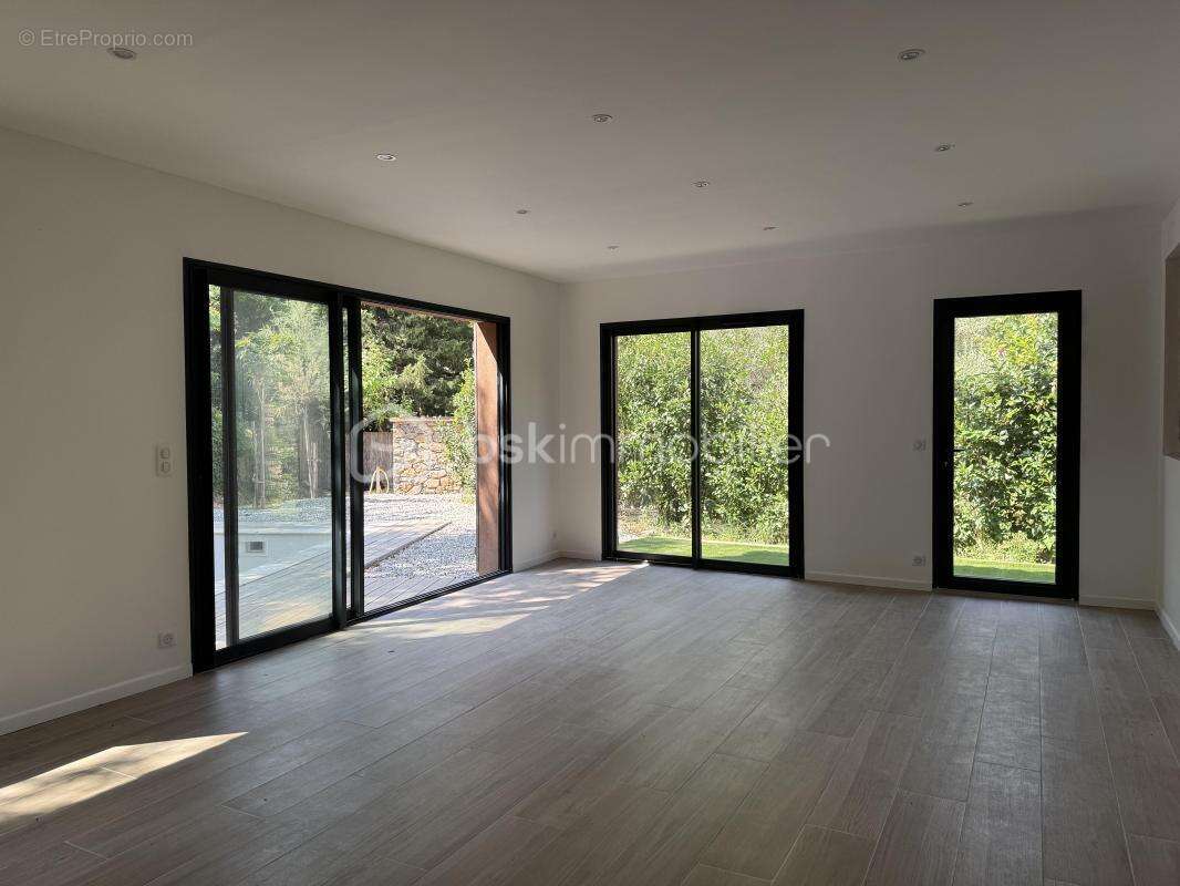Maison neuve de 170 m2, 5 chambres, piscine, à toulon- quartier  la serinette - photo 9