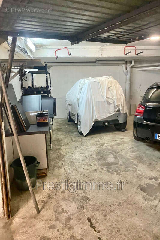 Parking à LE CANNET