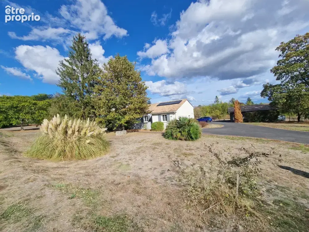 Belle contemporaine avec 4 chambres et 2 garages sur un terrain arboré de 3065m2 - photo 8