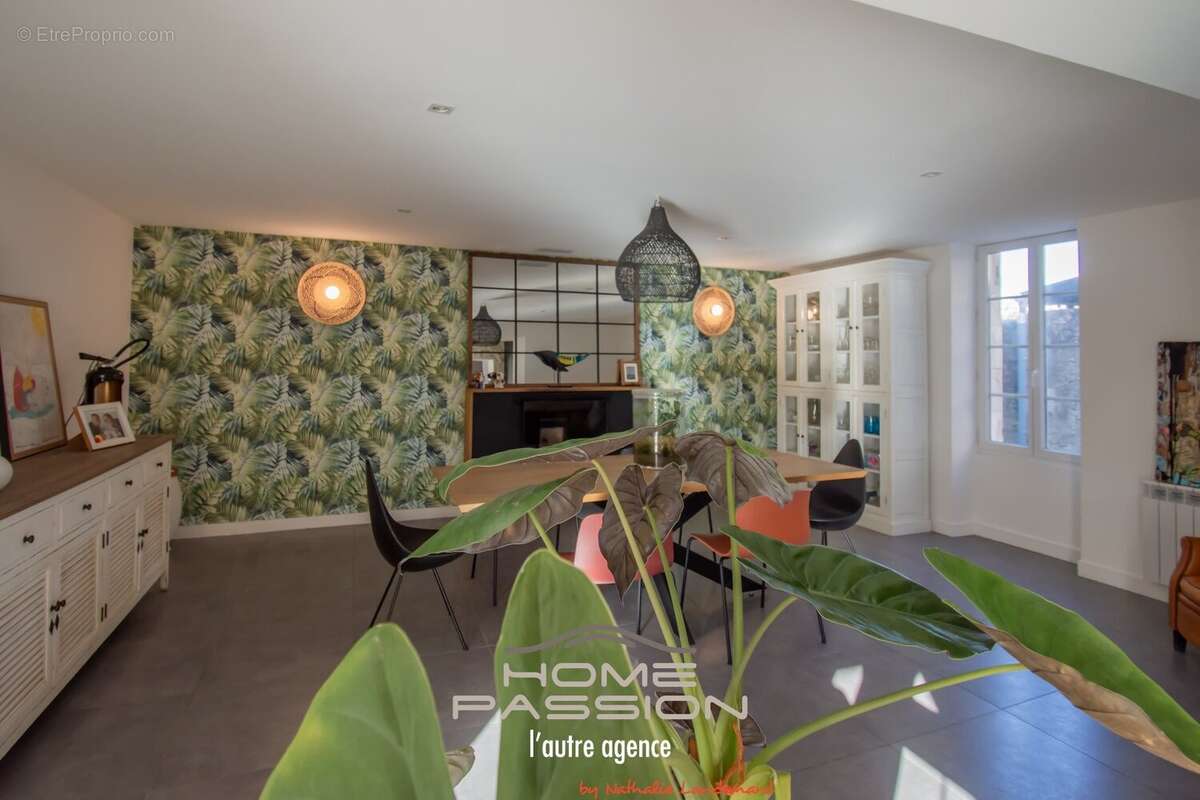 Maison à MORNAC-SUR-SEUDRE