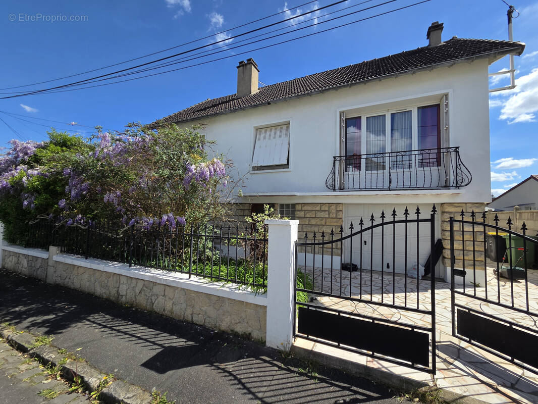 Maison à SAVIGNY-SUR-ORGE