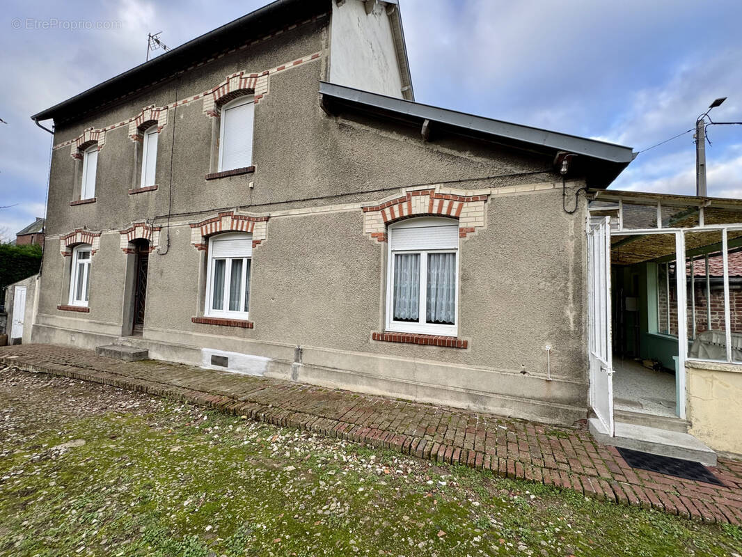 Maison à CROISILLES