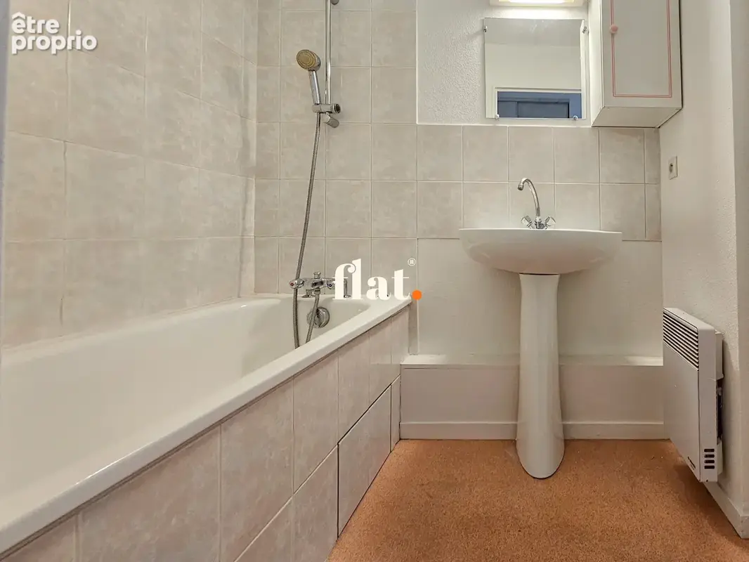 NANTES ouest - Appartement T2 - 37m2 - DPE C - aucuns travaux - 1 chambre séparée avec placard - photo 8