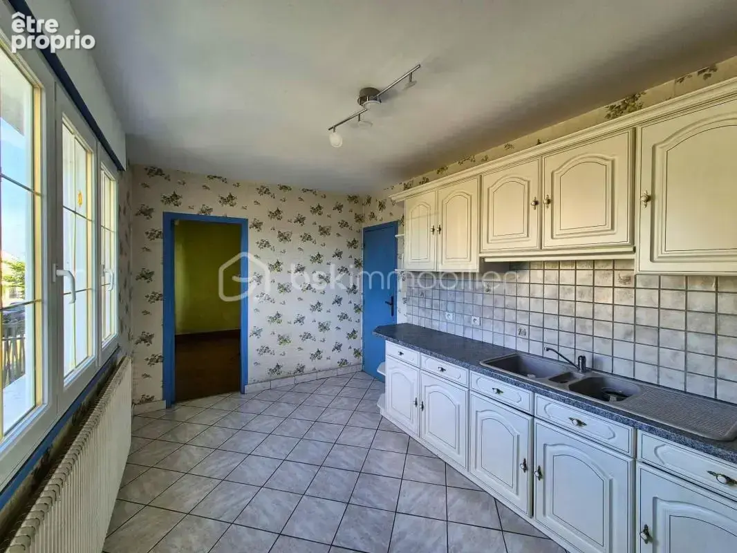 Maison 93m² centre-ville avec terrain 448m², veranda+balcon,sous-sol complet et Gare - photo 7