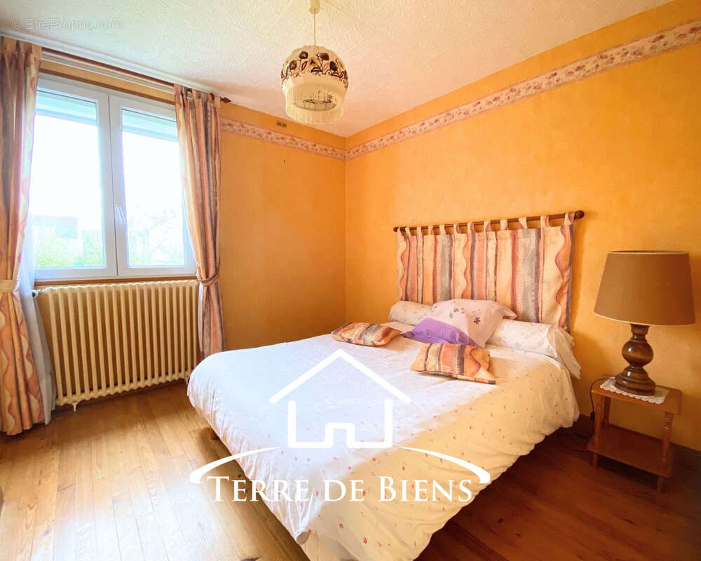 Maison à VIC-SUR-AISNE