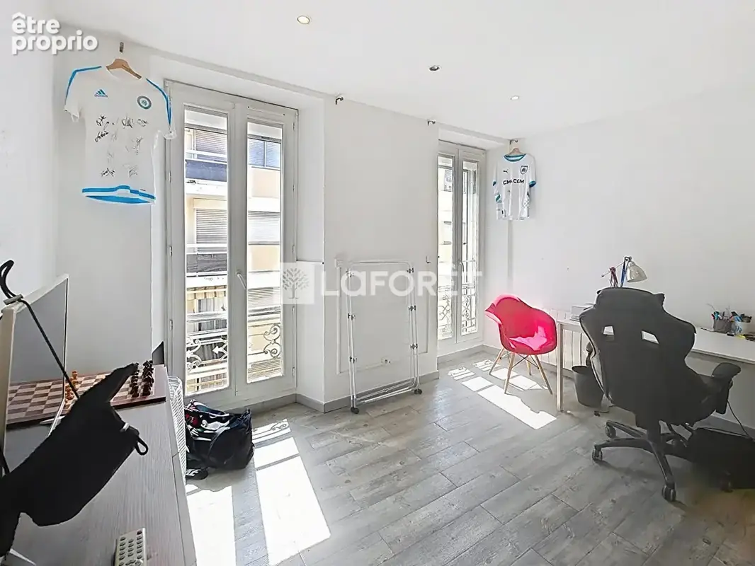 Appartement à MARSEILLE-5E