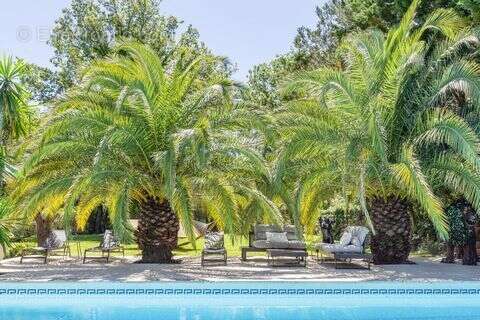 Maison 840 m² à Grimaud  - photo 3