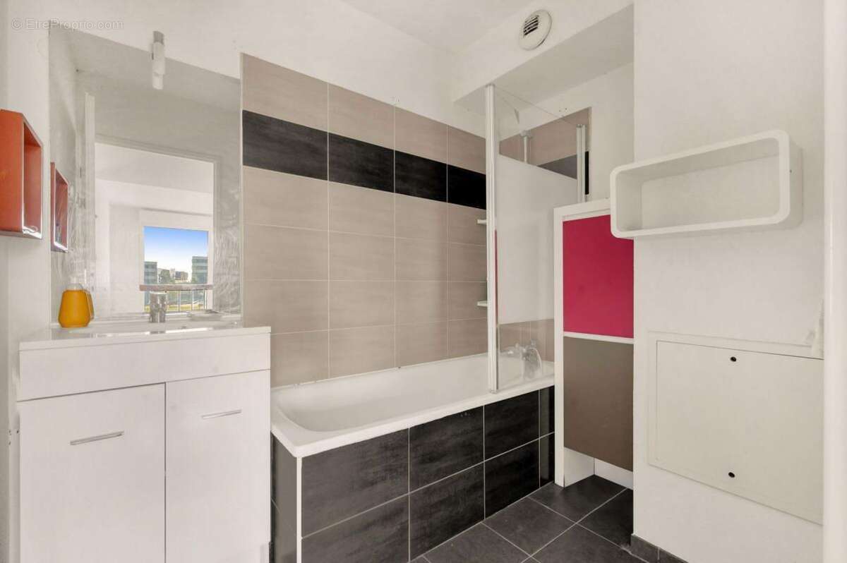 Appartement à BEAUZELLE