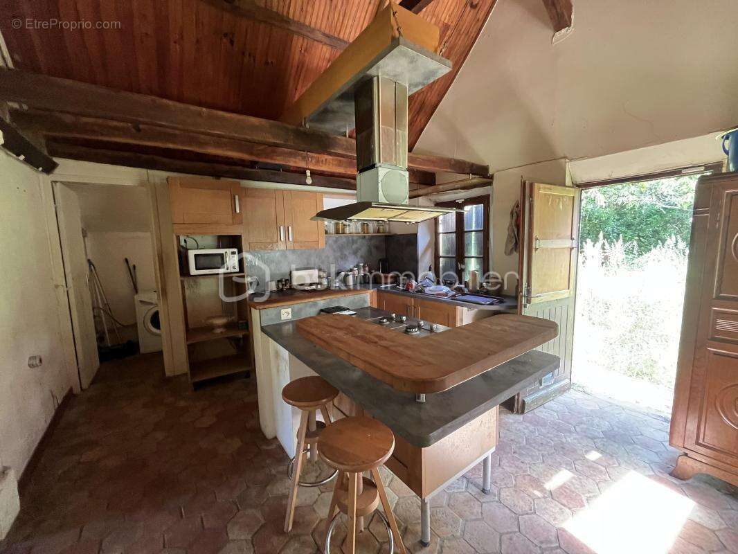 Maison 170m2 avec bâtiment annexe et dépendances sur 1,6 Ha - photo 17