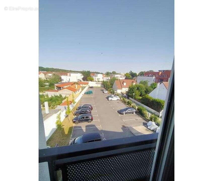 Appartement à SAINTE-GENEVIEVE-DES-BOIS