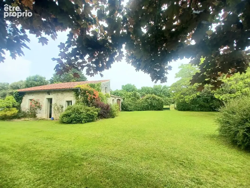 Dpt Charente Maritime (17), à vendre BORDS  2 maisons - photo 2