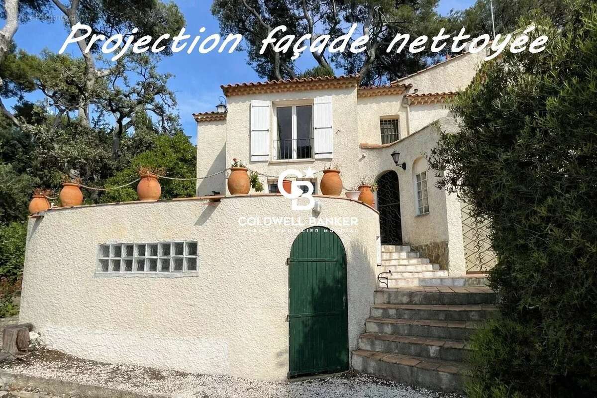 Maison à CARQUEIRANNE