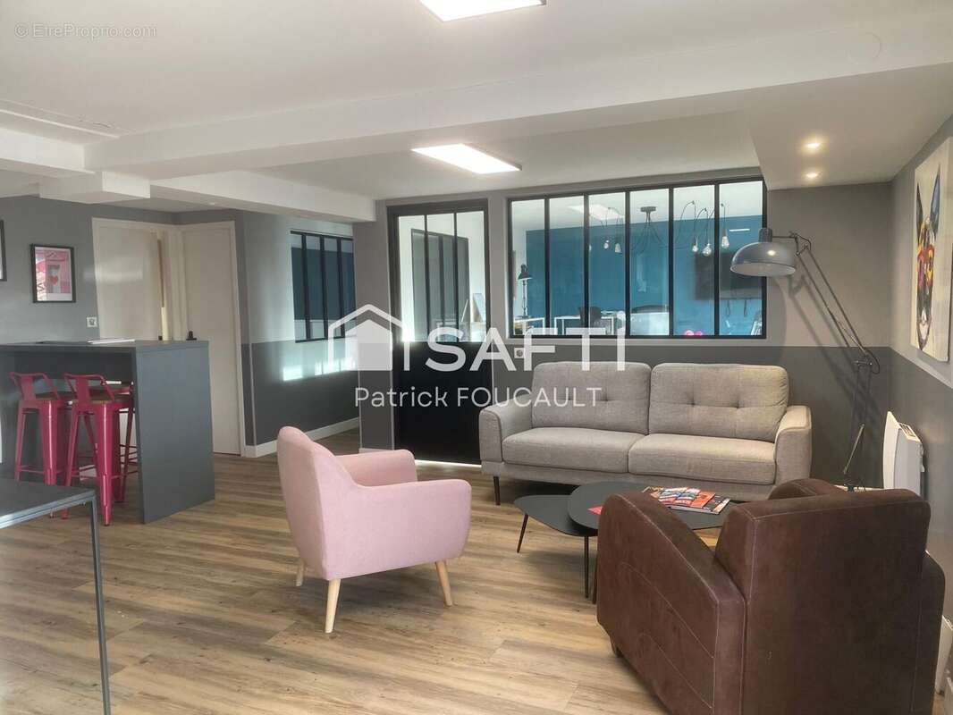 Photo 2 - Commerce à POITIERS