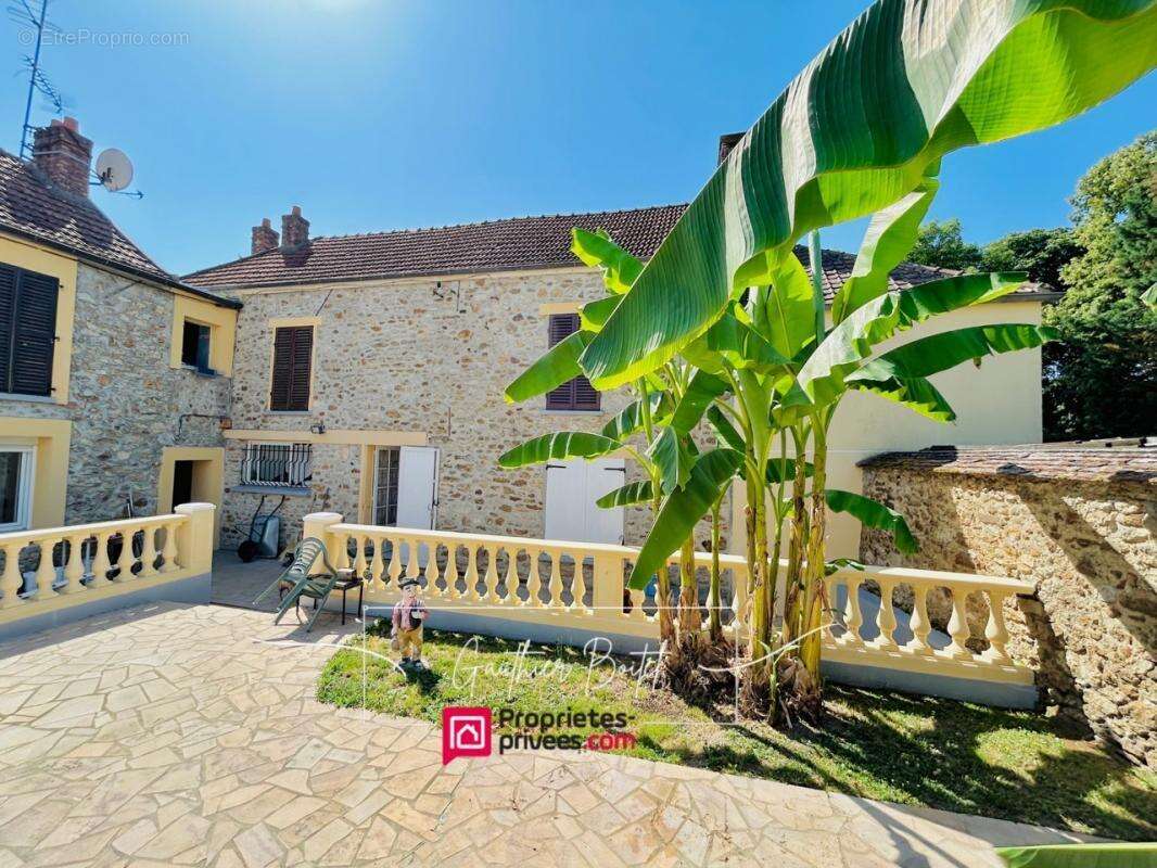 Maison à LA QUEUE-EN-BRIE