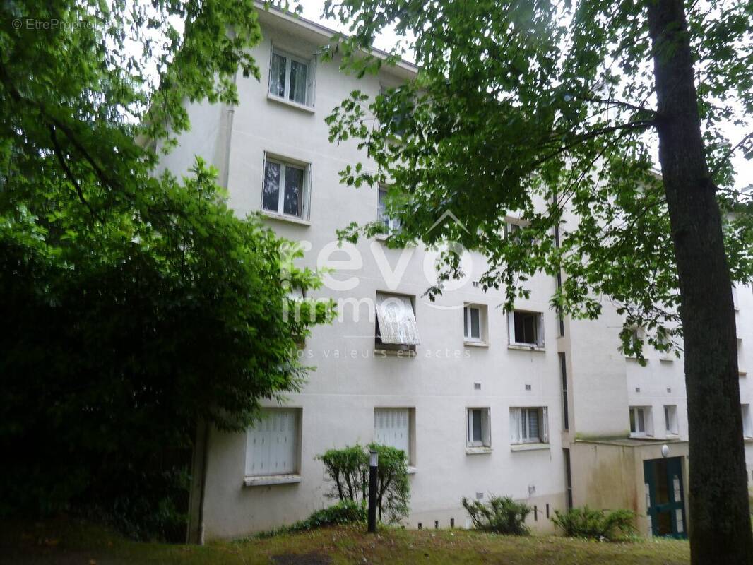 Appartement à AVRILLE