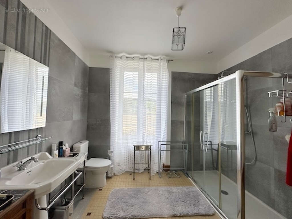 Maison à TESSY-SUR-VIRE