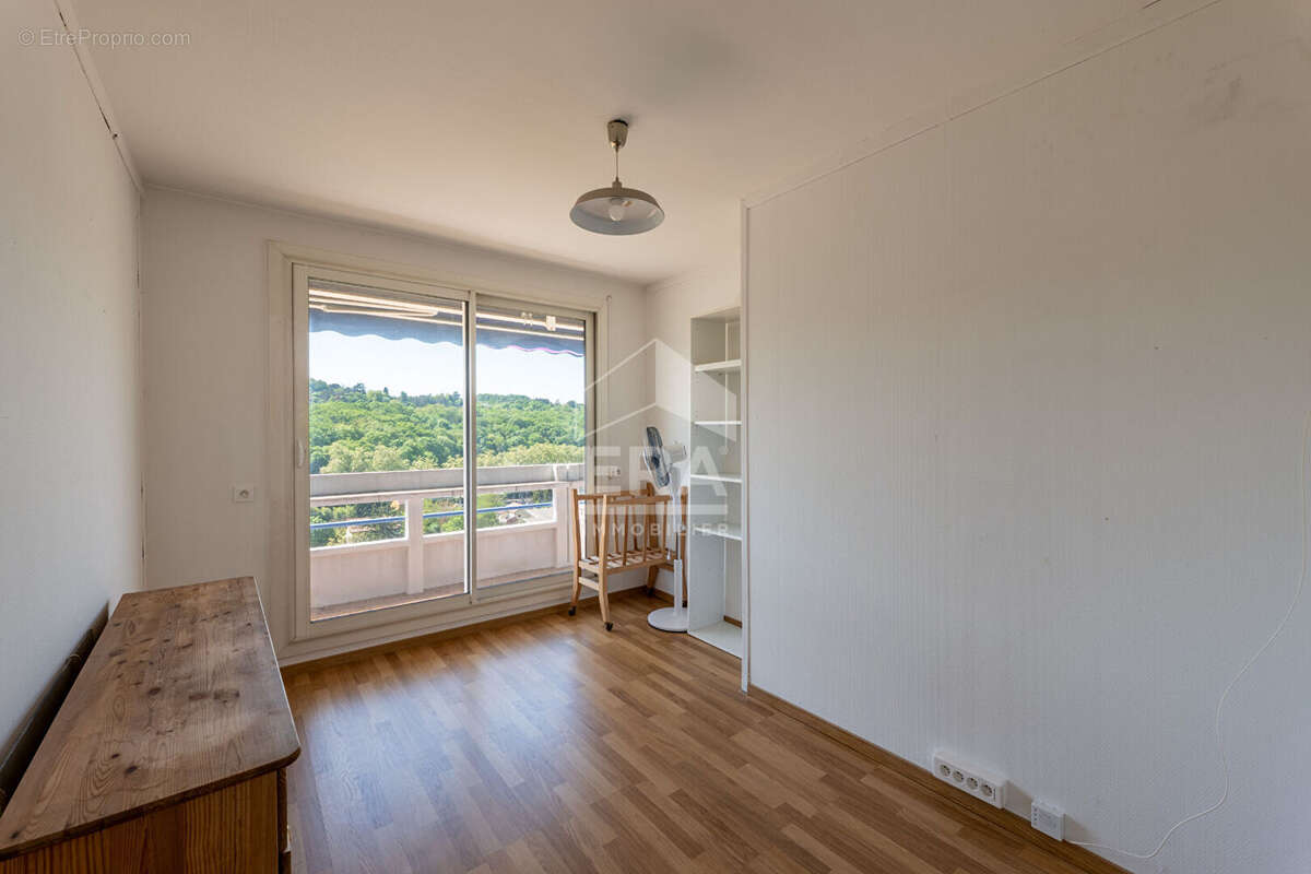 Appartement à SAINTE-FOY-LES-LYON