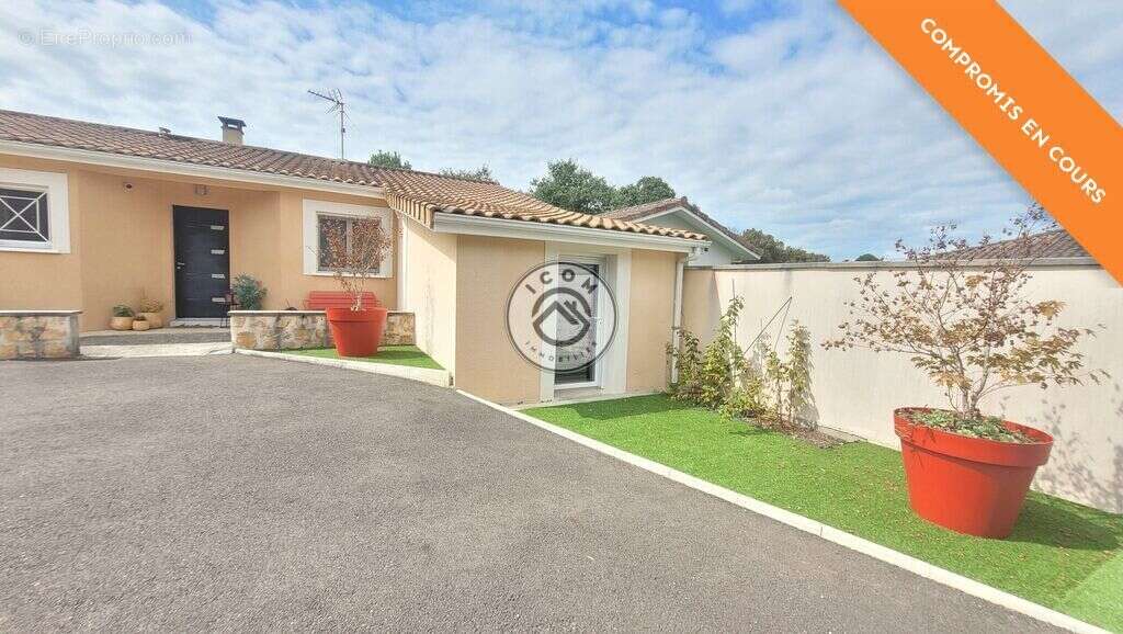 Maison à SAINT-PIERRE-DU-MONT