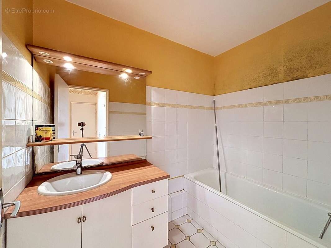 Appartement à LA CHAUSSEE-SAINT-VICTOR