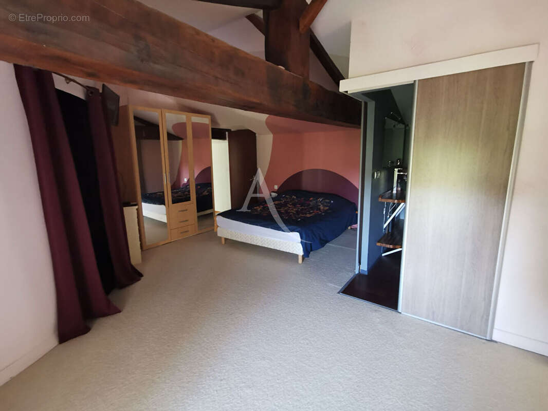 Maison à TUGERAS-SAINT-MAURICE