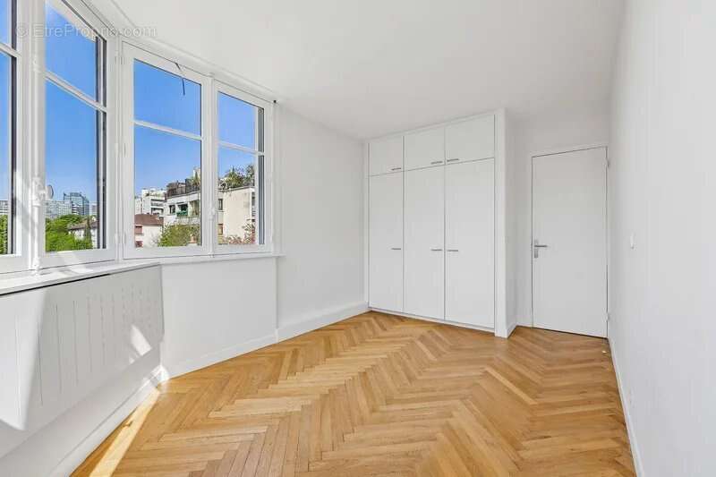 Appartement à NEUILLY-SUR-SEINE