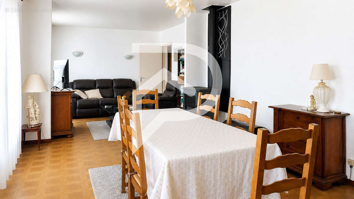Maison 92 m², 3 chambres avec jardin, piscine et grand sous-sol - photo 6